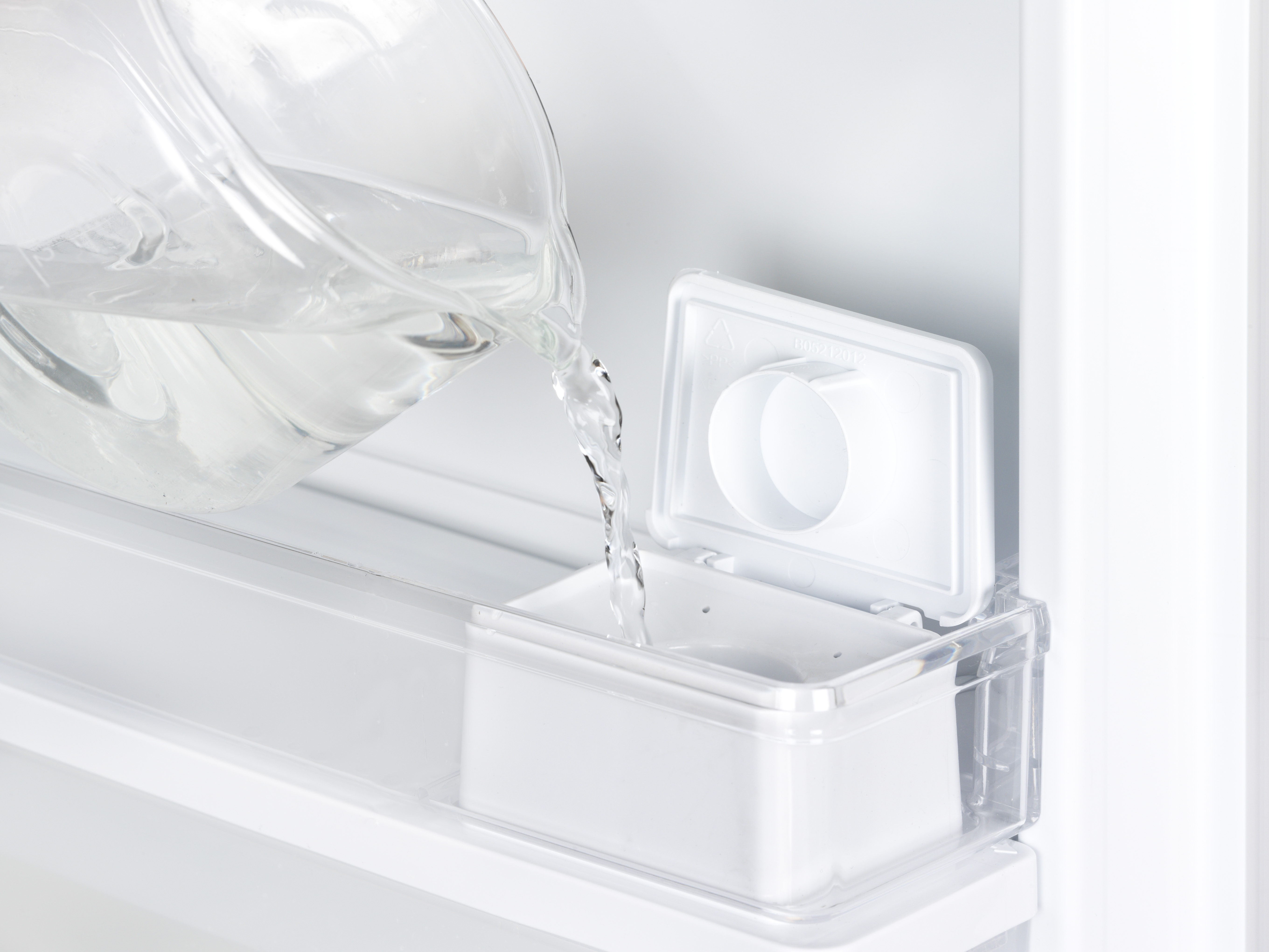 Grand Gourmet Refrigerator Freezer 268 Liter Black Water Dispenser